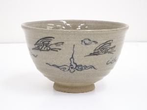 灰釉雲鶴文茶碗